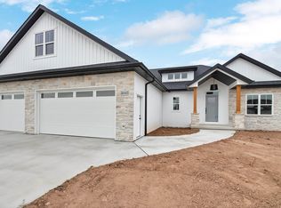 2640 Willow Grove Ln, Green Bay, WI 54311