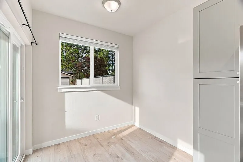 3 bed, 2.5 bath, $1,995 — Photo 4