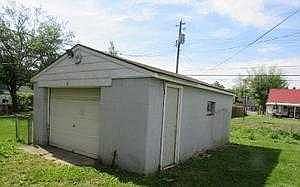 One car detached garage