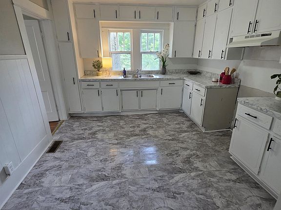 5th image of 1177 Hall St