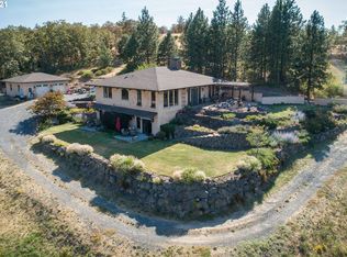 1600 Carroll Rd, Mosier, OR 97040