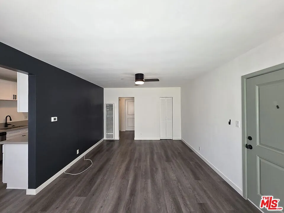 2 bed, 1.0 bath, 880 sqft, $3,400 — Photo 4