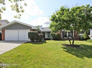 1425 Nottingham Ln, Hoffman Estates, IL 60169