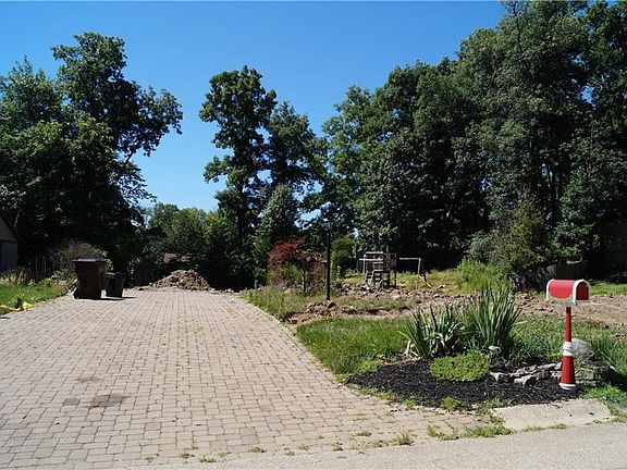 2nd image of 3439 Mill Run Dr