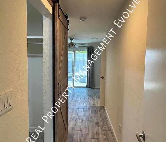 3914 E Surrey Ave — Photo 16