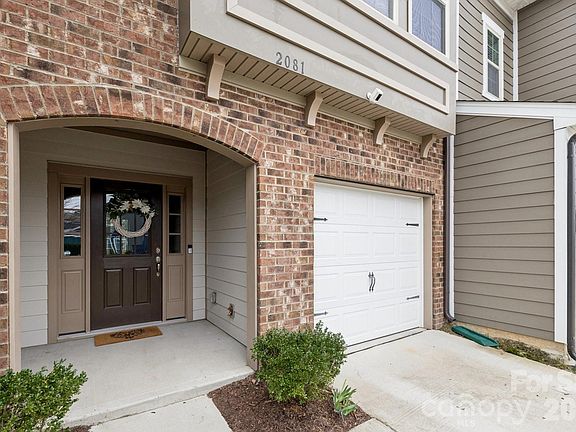 3rd image of 2081 Suttonview Rd