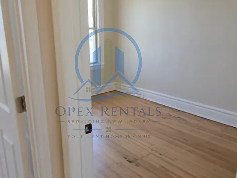 246 Nye Ave #5 — Photo 5