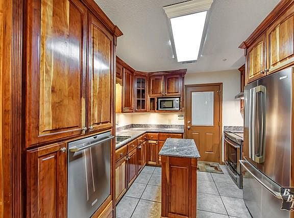 3rd image of 314 N Moss Dr