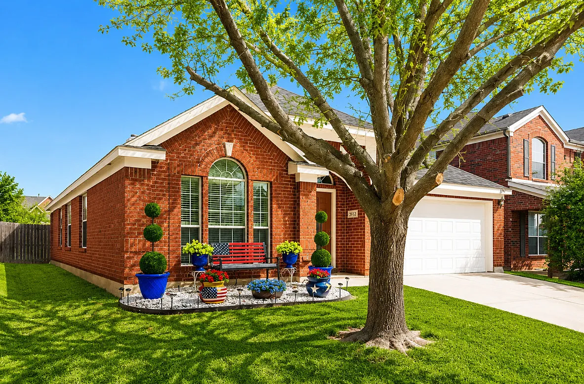 4 bed, 2151 sqft, $3,000 — Photo 4