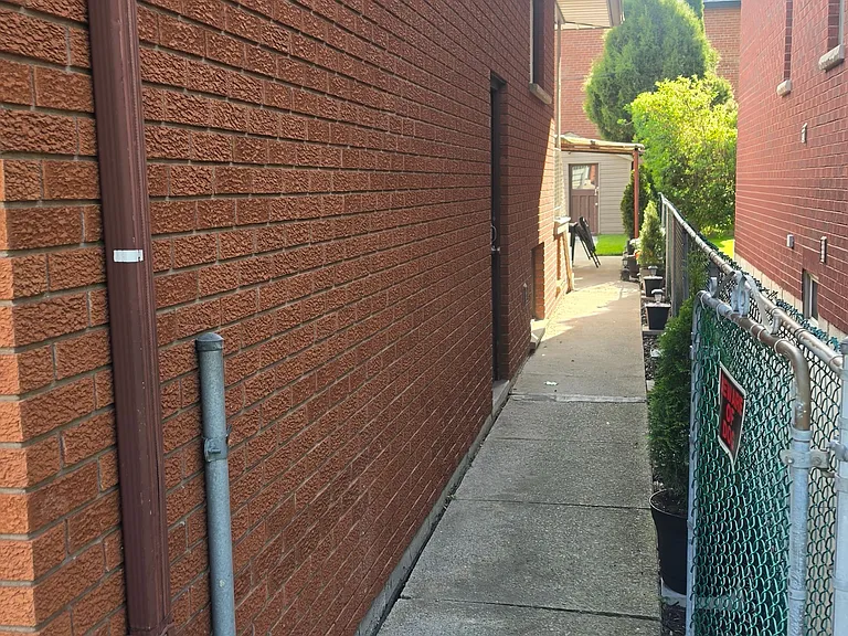110 Milton St #LOWER LEVEL — Photo 3