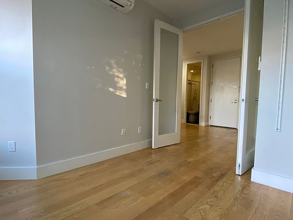 5th image of 828 Saint Johns Pl #F2