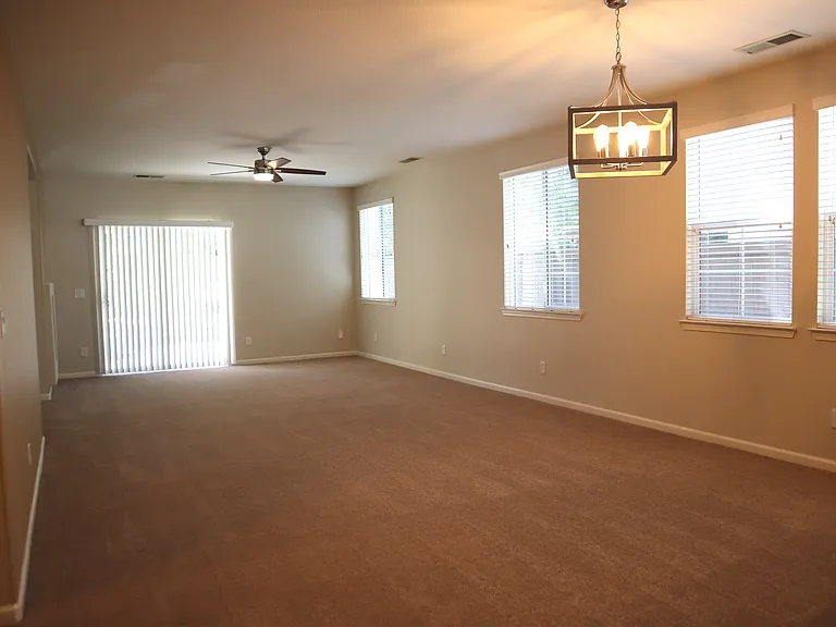 540 Needles Ct — Photo 8