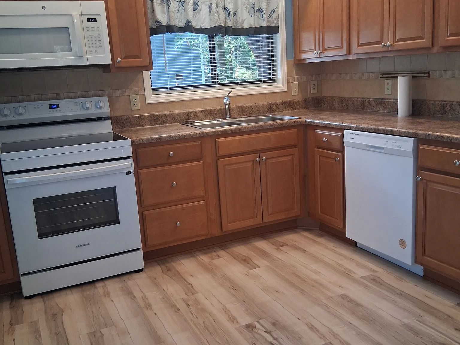 2 bed, 1020 sqft, $1,650 — Photo 4