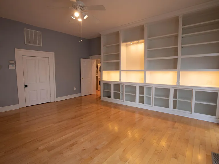 335 N 6th St #1 — Photo 19
