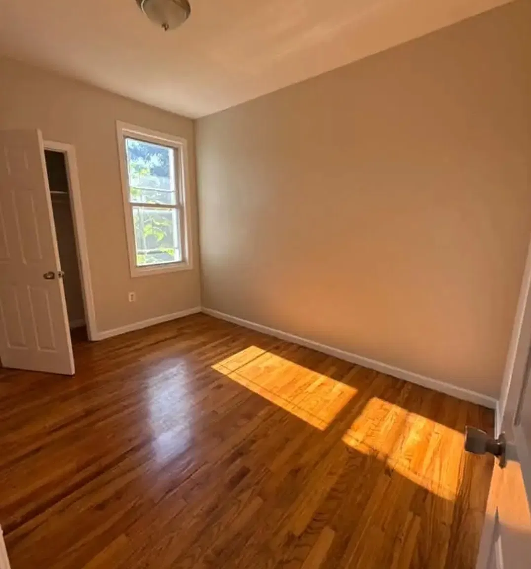 3 bed, $1,995 — Photo 4