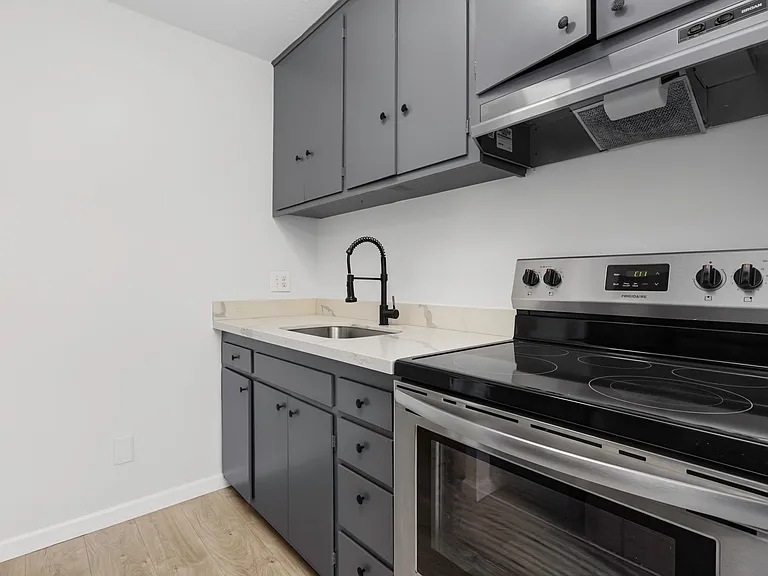 The Willis Apartments — Photo 5