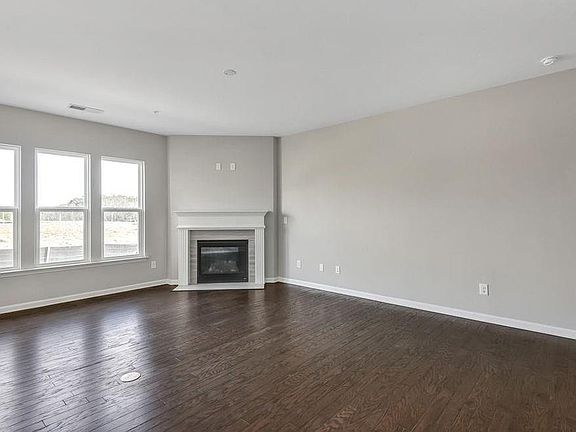 5th image of 416 Delancy Ln