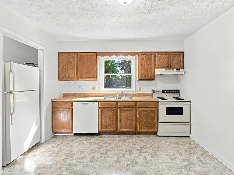820 Locust St #3 — Photo 8