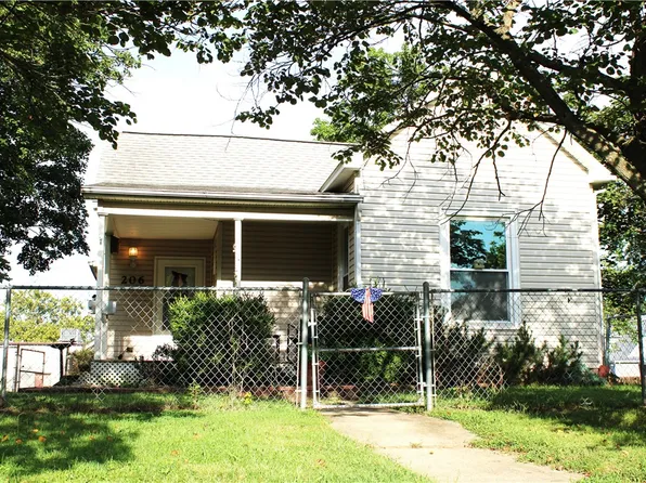 206 N Washington St, Shelbyville, IL 62565