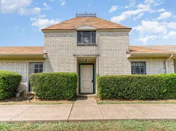 10 W Townhouse Ln, Grand Prairie, TX 75052