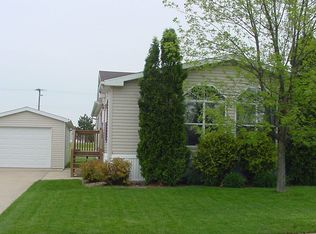 6 Swan Ln, Beecher, IL 60401