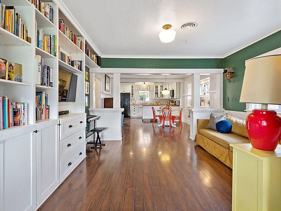 4th image of 533 S E Street