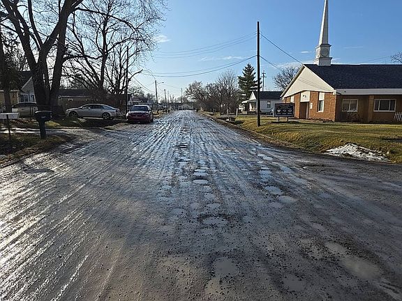 4th image of 3237 Whitney Ave