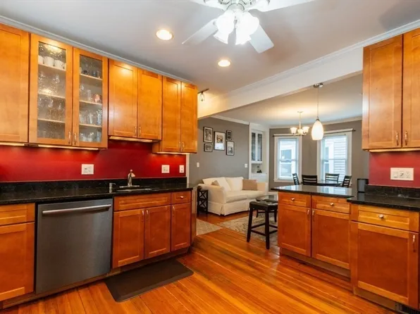 8 Taft St APT 3, Dorchester, MA 02125