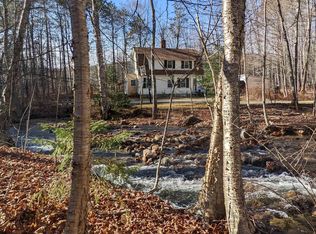 91 Ferncroft Rd, Albany, NH 03818