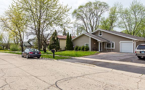 4th image of 5416 Redford Ln