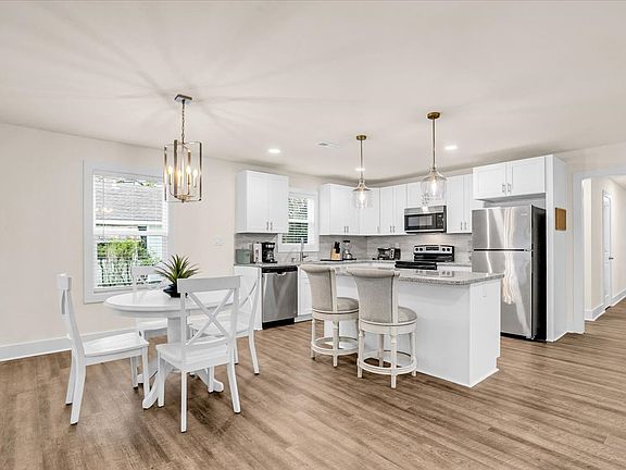 5th image of 141 Baileyview St