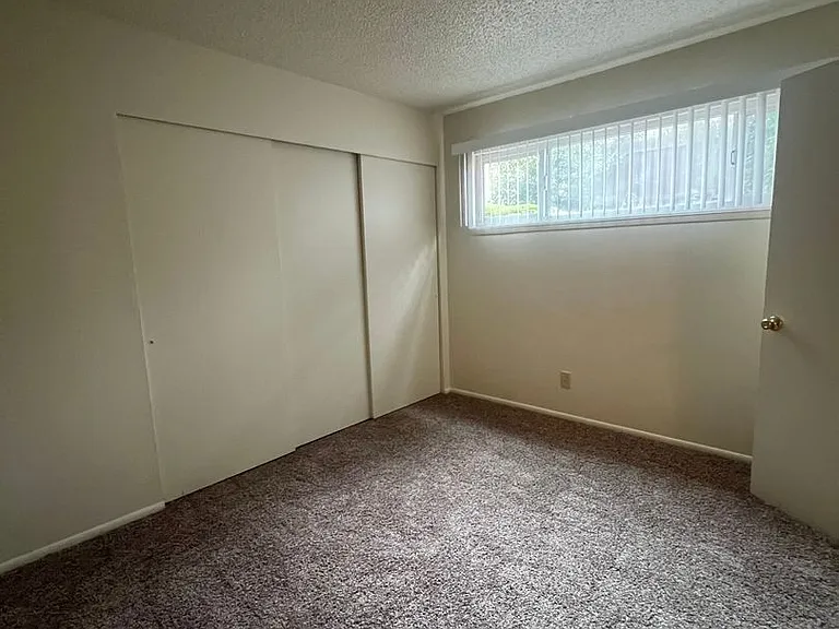 2338 Butte St — Photo 7