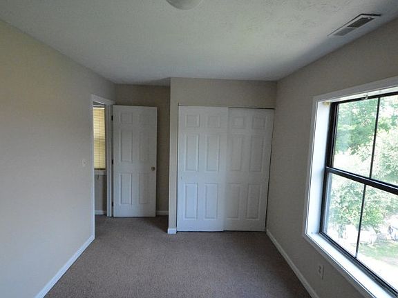 4th image of 1218 Bates Ave