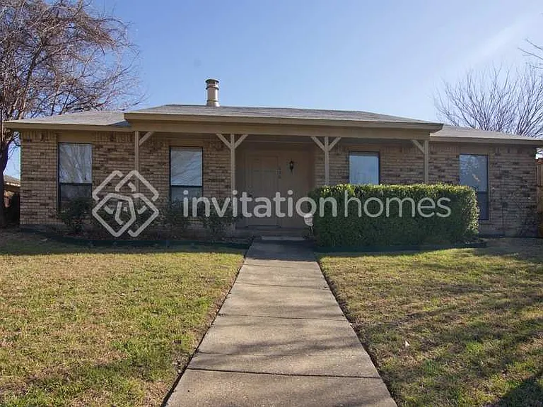 656 Priscilla Ln — Photo 1