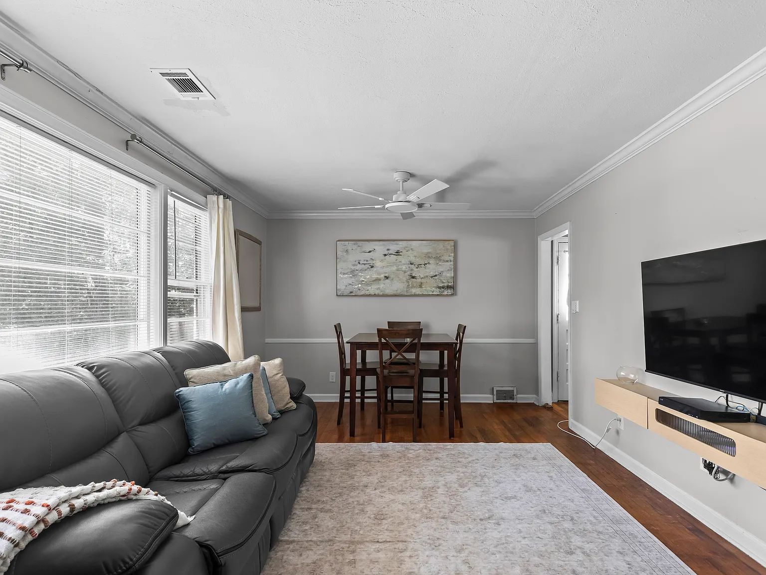 2730 Northwoods Dr S — Photo 4