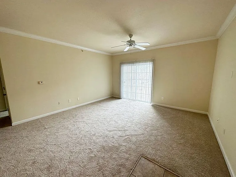 Clairmont at Farmgate — Photo 41