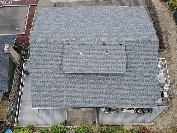 2nd image of 3069 NE Slope St #A7c031047