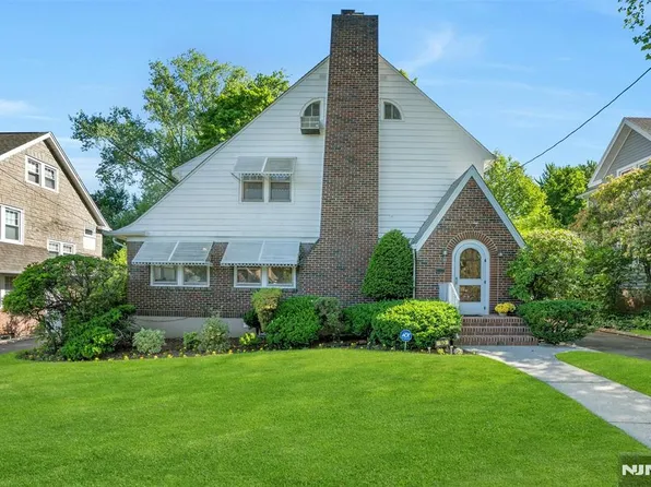 30 Brinkerhoff Ave, Teaneck, NJ 07666