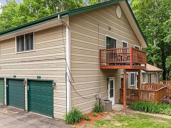 4th image of 2770 Upland Ln N