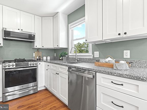 5th image of 5806 Edgehill Dr