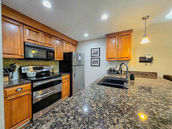 3rd image of 4749 S Pleasantview Rd #148