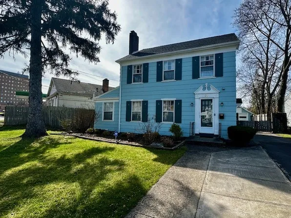 29 Westmoreland Dr, Rochester, NY 14620