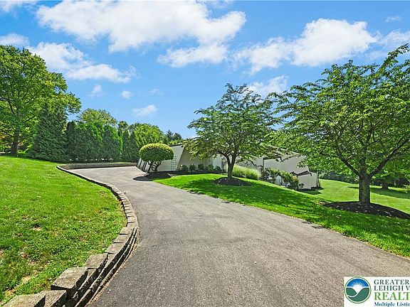 4th image of 80 Sutton Pl