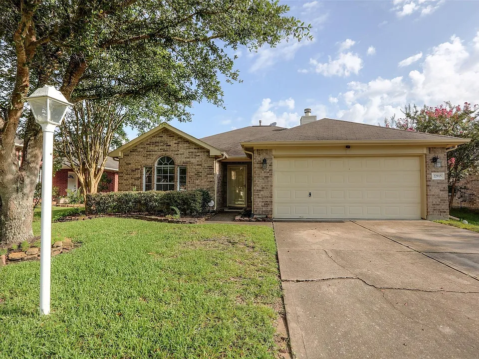 22915 Sebastian Dr