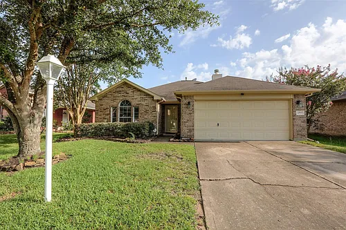 22915 Sebastian Dr Photo 1