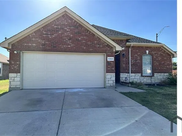 5303 Deep Lake Dr, Grand Prairie, TX 75052