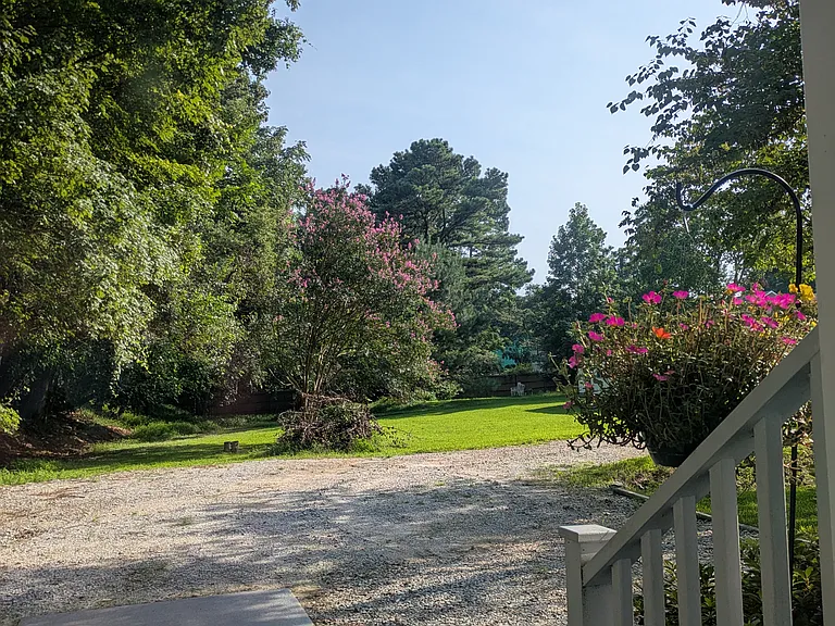109 Dunn Ave — Photo 4