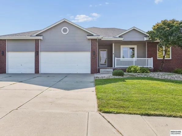 8112 S 166th St, Omaha, NE 68136