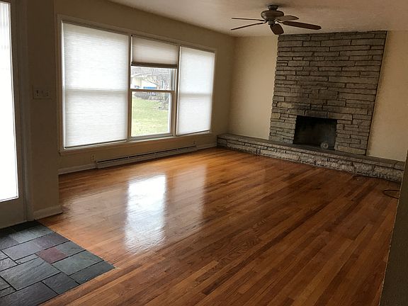 2nd image of 9076 Maplewood Dr
