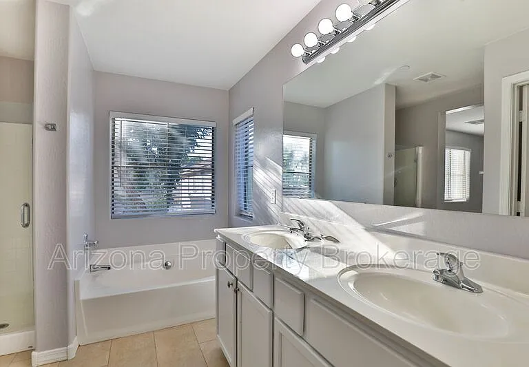 3879 E Santa Fe Ln — Photo 23